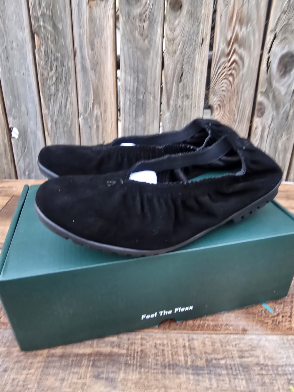 The Flexx Women’s Black Casual Slip On Ballet Flats Size 6.5